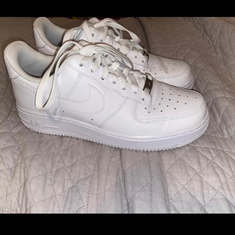 NIKE AIR FORCE 1s